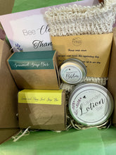 Load image into Gallery viewer, In the shower Bee Clean Gift Box