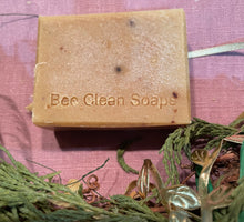 Load image into Gallery viewer, Yuletide soap bar