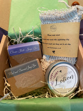 Load image into Gallery viewer, In the shower Bee Clean Gift Box
