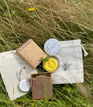 Load image into Gallery viewer, Small Wash Bag … bee and lavender motif
