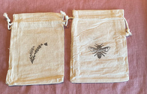Small Wash Bag … bee and lavender motif