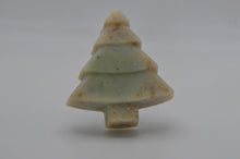 Load image into Gallery viewer, Christmas tree in Seaweed soap
